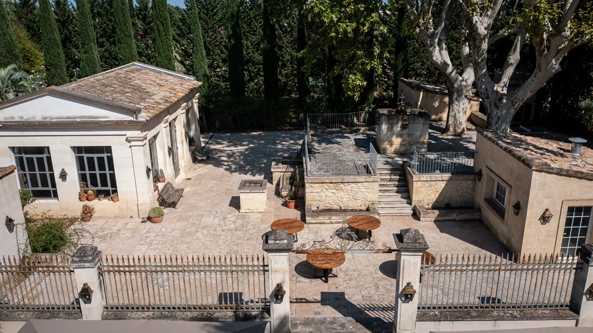 Orangeraie à vol d'oiseau Espace extérieur en pierre